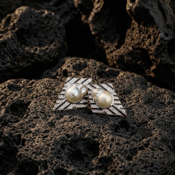 GOLDEN FAN PEARL EARRINGS